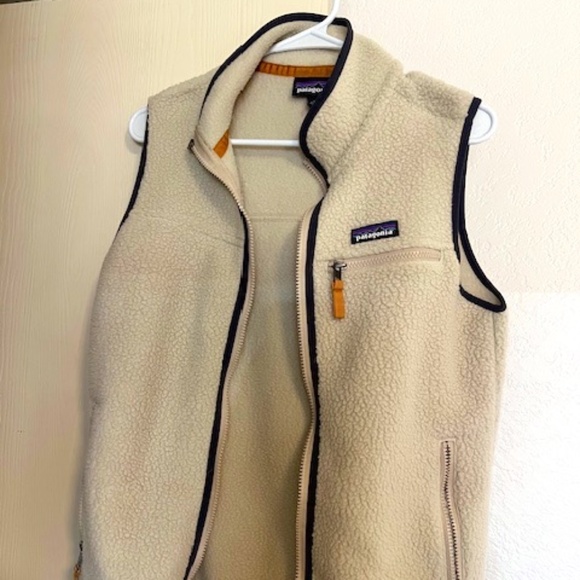 Patagonia Jackets & Blazers - Like New - Patagonia Women's Retro Pile Fleece Vest